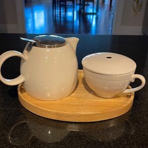 Tea Forte tea set